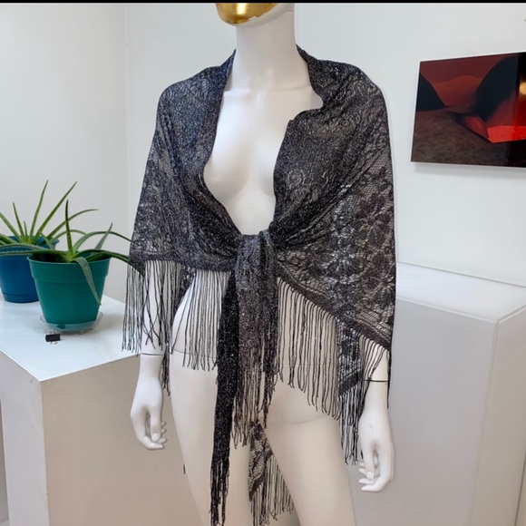 Vintage piano scarf or shawl, metallic black & silver lace with long fringe. - Picture 3 of 7
